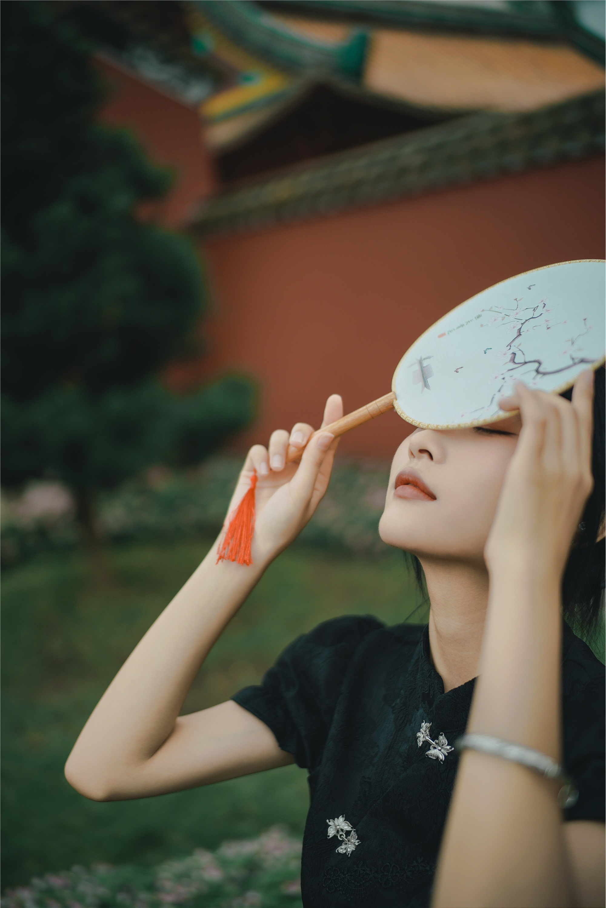 YITUYU艺图语 2025.01.06 娴静犹如花照水 欣欣